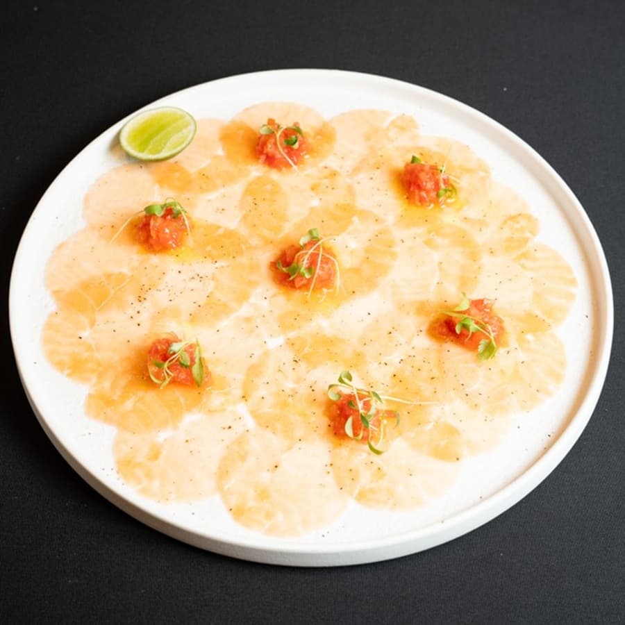 Carpaccio de Salmón y Tomate